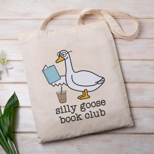 Sac club de lecture Silly Goose, cadeau fourre-tout pour enseignant, amateur de livres, dernier jour d'école, cadeau drôle de rentrée scolaire pour enseignant, joli cadeau de bibliothèque