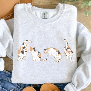 Calico Cat Sweatshirt, Calico Cat Mom Gift, Cat Lover Gift, Kawaii Cat Sweater, Cat Owner Gift, Animated Cat Sweatshirt, Cute Cat Crewneck