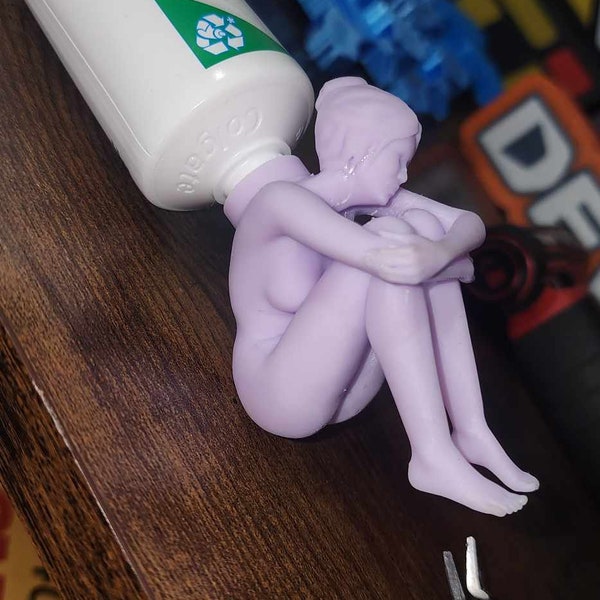 Toothpaste topper woman pooper fun gift figurine