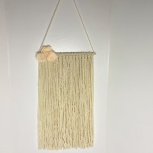 Bow holder / yarn bow holder
