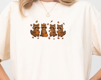 Fall Raccoon Shirt, Cute Fall Raccoon Lover T-shirt, Funny Raccoon Tee, Vintage Style Raccoon Shirt, Autumn T-Shirt, Pumpkin Raccoon Tee.