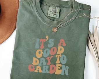 Gardening Shirt, Plant Lover Shirt, Gardener Gift, Gardening Gift, Plant T-Shirt, Funny Garden Shirt, Botanical Tee, Gift for Gardeners.
