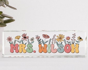 Floral Teacher Desk Sign, Back To School Gift for Teachers, Personalized Teacher Desk Plate, Flower Teacher Name Plate, Classroom Decor