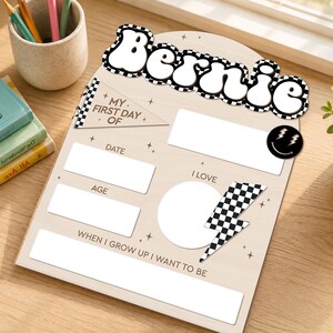 Custom First Day of School Sign, Back to School Photo Prop, Reusable School Board for Kids, Last Day of School Sign zdjęcie 3