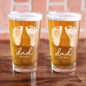Custom Baby Footprint Pint Glass, Dad to Be Gift, First Father's Day Gift, 1st time Dad, Gift for New Dad, Dad est 2025, Expecting Dad Gifts image 3