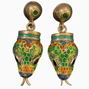 Raros aretes de serpiente de esmalte verde de Margot de Taxco, México