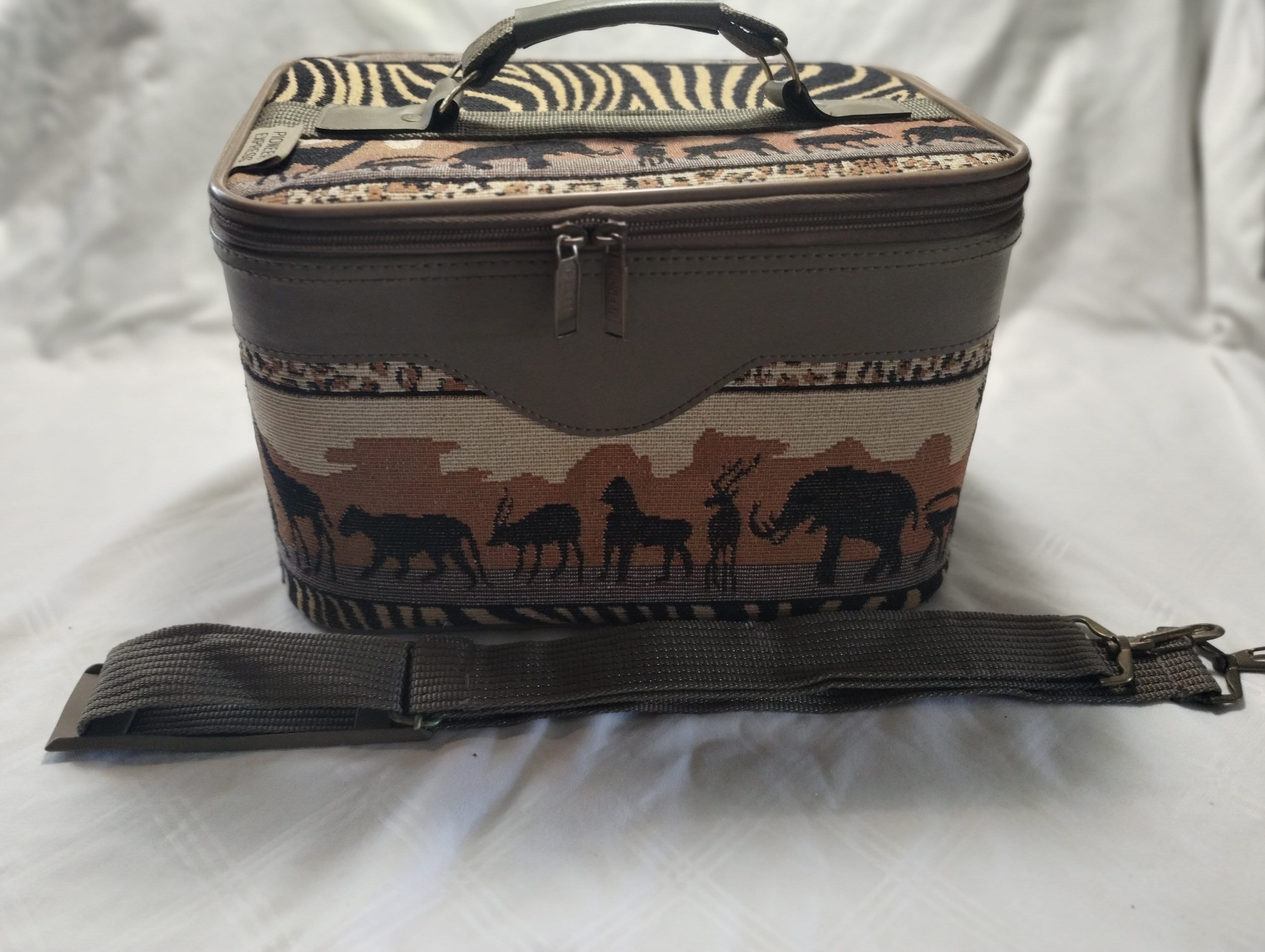 Pioneer Express Safari Makeup Case With Shoulder Strap
