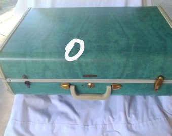 Vintage Samsonite Suitcase 21 1/2  in long x 13 in wide x7 1/4 in deep  Green Marbled Schwayder Luggage.