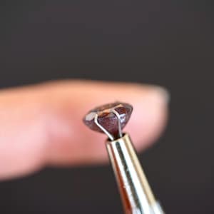 Natuurlijk bloeddoorlopen ioliet 10 mm gefacetteerd ovaal - zeldzame cordieriet hematiet insluitsels regenboog confetti - ringsieraden maken (C2-W11) afbeelding 5