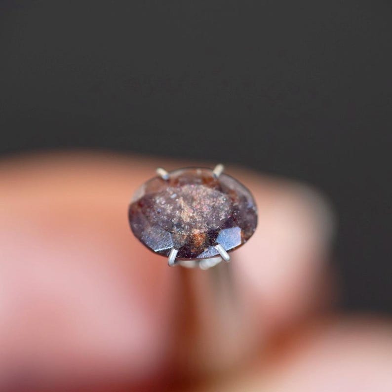 Natuurlijk bloeddoorlopen ioliet 10 mm gefacetteerd ovaal - zeldzame cordieriet hematiet insluitsels regenboog confetti - ringsieraden maken (C2-W11) afbeelding 4