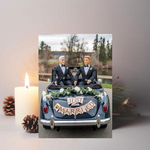 Carte de partenariat civil pour mariage gay Just Married Voiture de mariage Poupées gays en costumes Jolie carte de mariage gay Cartes de voeux de mariage LGBTQ +