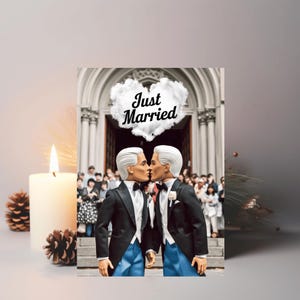 Carte de partenariat civil de mariage gay Just Married Embrasser des poupées gays en costumes Jolie carte de mariage gay Cartes de voeux LGBTQ +