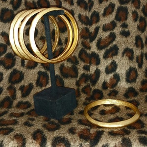 Armband, bangle in geborsteld verguld tin