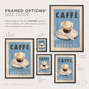 Puede incluir: Impresiones art&iacute;sticas enmarcadas con una ilustraci&oacute;n de estilo vintage de un affogato. Las impresiones muestran la palabra "CAFF&Egrave;" encima de la imagen del affogato. Los tama&ntilde;os var&iacute;an de 13x18 cm a 50x70 cm.