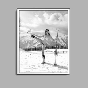 Black And White Ski Print, Skiing Woman Wall Art, Fashion Poster, Ski Lodge Decor, Vintage Ski Poster, Digital Download, Chic Room Decor
