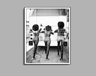 Vintage Cowgirls Poster, Retro Western Print, Black and White, Wild West Photo, Trendy Printable Wall Art, Chic Room Decor, Digital Download
