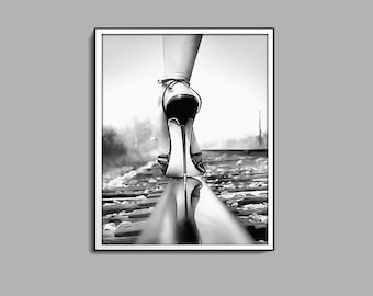 Póster feminista, blanco y negro, impresión de tacones altos, impresión de poder femenino, arte de pared femenino, descarga digital, decoración de habitación de niña, arte imprimible