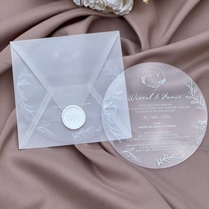 Klare Acryleinladung. Acryl Einladung. Pergament-Umschlag Hochzeitseinladung. Geburtstagseinladung. Runde Acryleinladung
