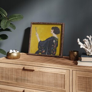 Woman with a Kimono in Profile, Vintage fashion print, Woman portrait painting, Bedroom wall art, Square wall art, Art Nouveau painting. afbeelding 3