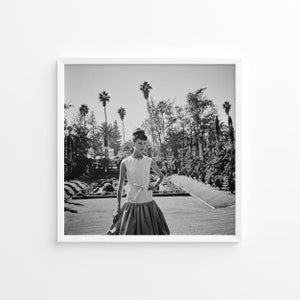 Slim Aarons Gretchen Van de Kamp Ward In Gustave Tassell Stampa Poster, Stampa Vintage, Stampa Fotografia In Bianco E Nero, Foto Alta Società