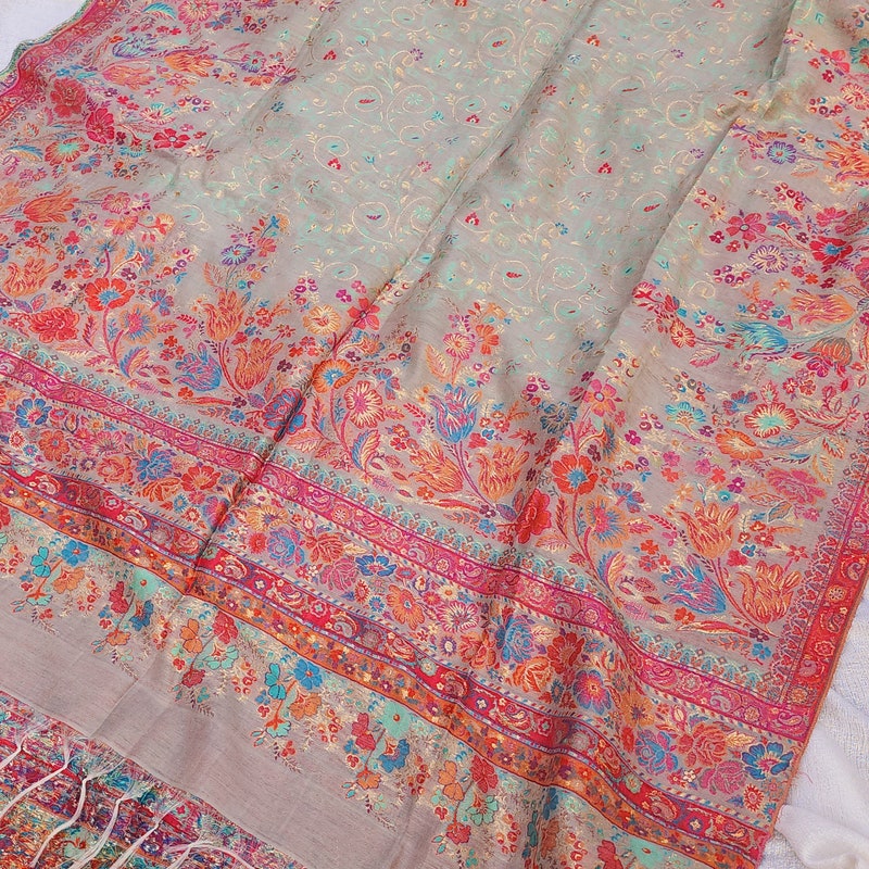 how to wear pakistani shawl