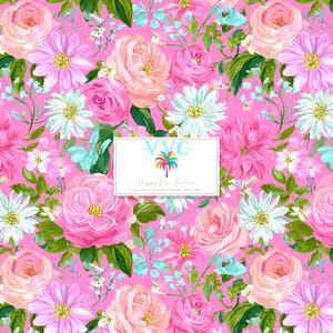 Op de afbeelding: Een levendig bloemenpatroon met roze, perzik en witte bloemen en groene bladeren op een felroze achtergrond. Het ontwerp omvat rozen, madeliefjes en andere bloemen. Een witte rechthoek met tekst is gecentreerd in de afbeelding.