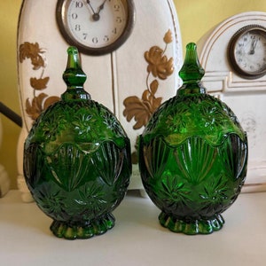 Vintage Green Glass Sugar Bowl, Glass Sugar Bowl, Kitchen Decor, Vintage Glass Sugar Bowl Green, Retro Sugar Bowl, Lidded Sugar Bowl