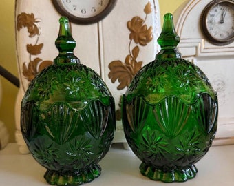 Vintage Green Glass Sugar Bowl, Glass Sugar Bowl, Kitchen Decor, Vintage Glass Sugar Bowl Green, Retro Sugar Bowl, Lidded Sugar Bowl