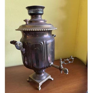 Samovar russe ancien du XIXe siècle, samovar russe en laiton estampé