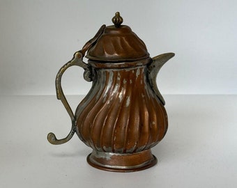 Jarra de leche de cobre antigua, cobre antiguo, jarra de leche modelo en rodajas de cobre