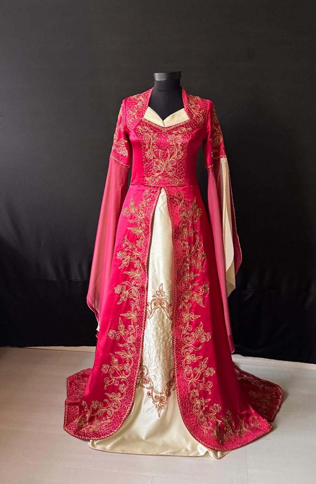 Hurrem Sultan Dress - Etsy Israel