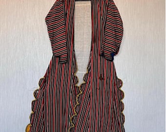 Antieke Ottomaanse zijden kaftan: Turks dameskostuum uit de jaren 1900