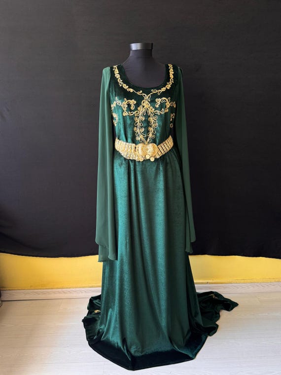 Velvet Green Bindalli Dress: Ottoman Model Turkish Costume, Henna Night  Kaftan - Etsy Israel