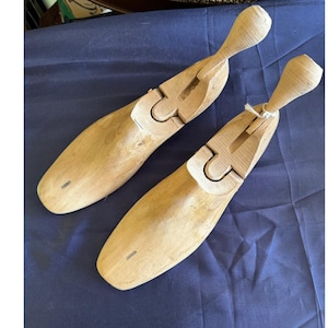 Antique Wooden Shoe Molds: Shoemaker Forms, Solid Wood Pair