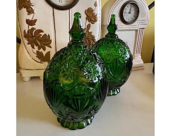 Vintage Green Glass Lidded Sugar Bowl: Retro Kitchen Decor