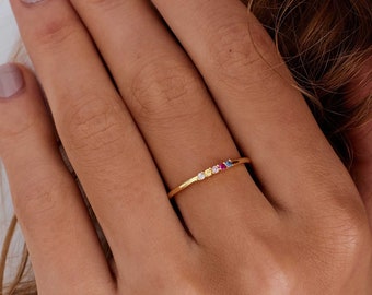 Anillo delicado y personalizado con piedra de nacimiento para mamá, joyería para el día a día, regalo de aniversario o graduación, regalo para damas de honor, regalo del Día de la Madre, regalo de nacimiento.