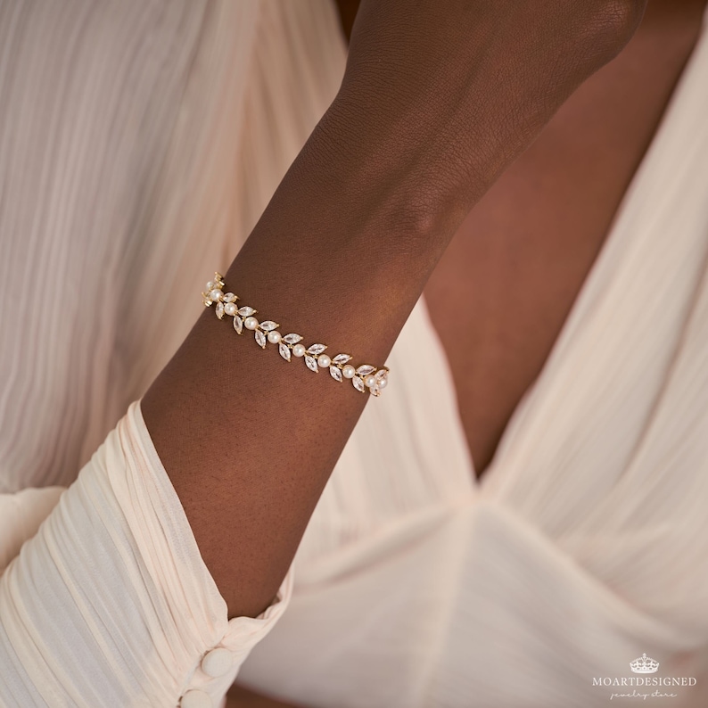 Bridal Bracelet With Diamonds And Pearls, CZ Leaf Pearl Bracelet, Bridal Bracelet, Wedding Jewellery, Bridesmaid Gift, Birthday Gift for Her image 1