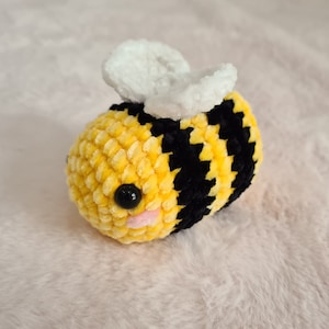 Peluches abeilles crochetées en velours