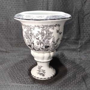 Vintage RARE Chinese Chinoiserie Toile Print Porcelain Vase/Urn/Planter