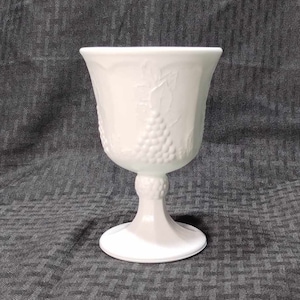 Vintage Milk Glass Wine Glass/Goblet Colony Harvest Grape Pattern 1970s Indiana Glass Company