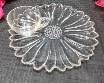Vintage Hazel Atlas Daisy/Sunflower Shaped Plate With Cup Snack Set (1plate 1 cup) I Have 8 Sets Total