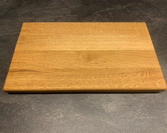 Solid oak chopping board/ lunch board 35x20x2 cm with rubber feet