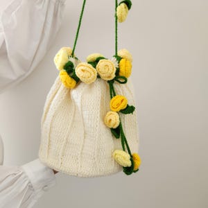 Gehäkelte gelbe Rose Tasche: Süße Abendtasche – Back to School – Handgemachte Blume-Tasche - 3D Rosen-Kupplungen, Retro & Boho Handtaschen für Frauen