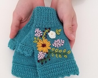 花柄刺繍入り手編み指なし手袋 - ティールリストウォーマー