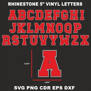 Puede incluir: Un conjunto de letras de vinilo rojo con bordes estilo pedrería blanca, que incluye el alfabeto de la A a la Z. El texto RHINESTONE 5" VINYL LETTERS y SVG PNG CDR EPS DXF está incluido. Una letra A muestra dimensiones de 12,75 cm por 10,98 cm.