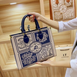 Bolso de mano con monograma, regalo con monograma para ella, bolso de dama de honor, bolso de mano de la generación Z, bolso de mano de cuero turco, bolso de lujo, bolso de hombro portátil para ella