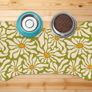 Retro Daisy Pet Bowl Mat for Food, Mid Century Modern Home Decor, Dog Cat Lover Gift, Food Water Rug, Cute Unique Flower Feeding Placemat