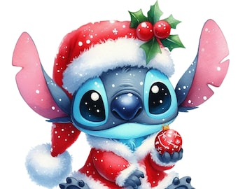 Könnte beinhalten: Eine blaue Stitch-Figur, die einen roten Weihnachtsmann-Hut mit weißem Besatz und einen roten und weißen Weihnachtsmann-Anzug trägt und einen roten Weihnachtsbaumschmuck mit weißen Schneeflocken hält.