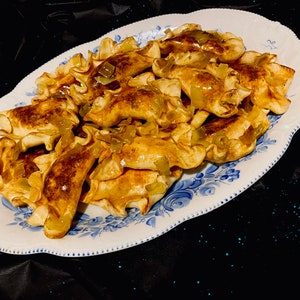 Replika pierogów, smażone sztuczne jedzenie, sztuczne, realistyczne