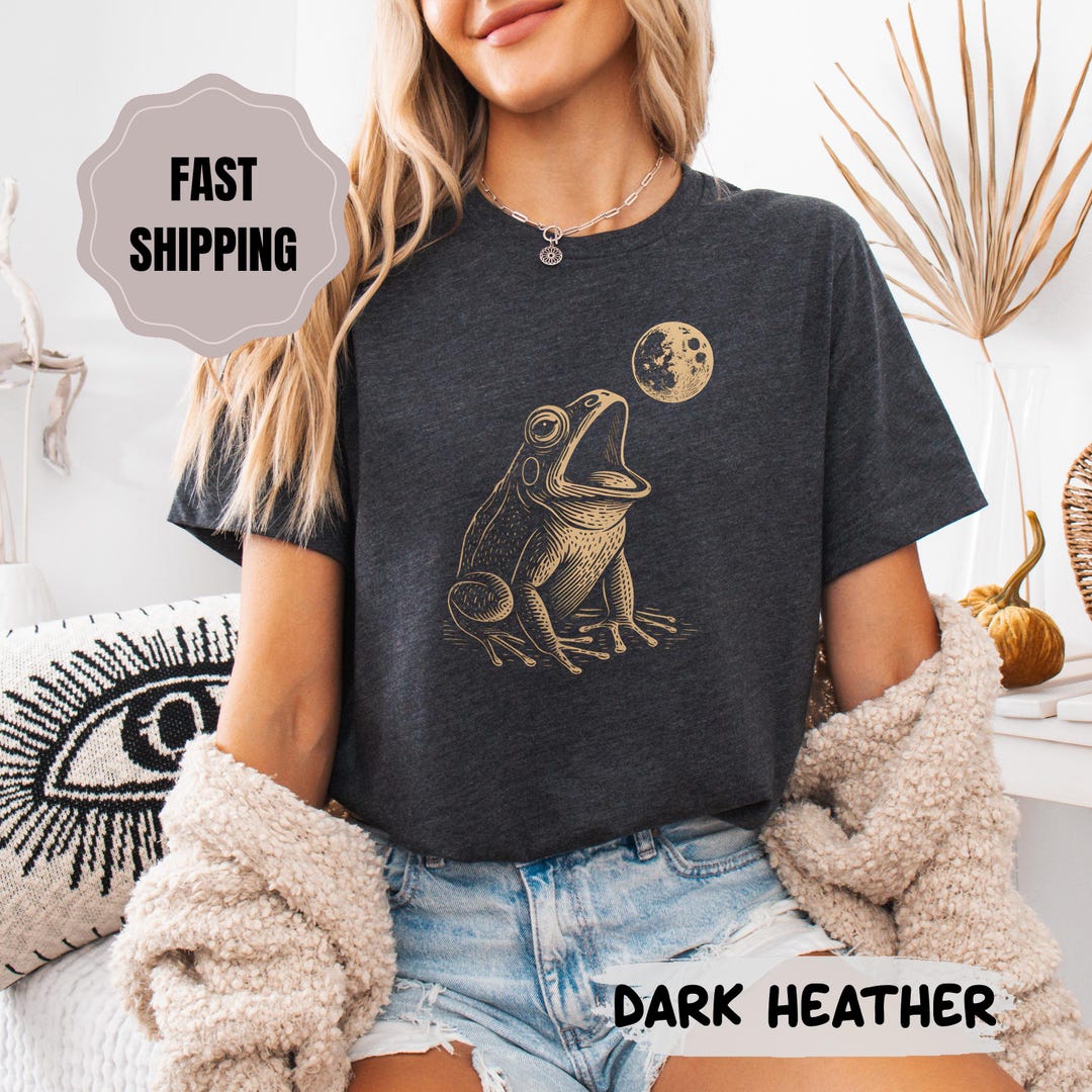Frog Howling Vintage Frog Howling at Moon T-shirt: Retro Toad Graphic Tee - Etsy Canada